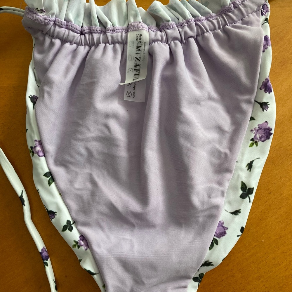 Bathing suit - Picture 7 of 8